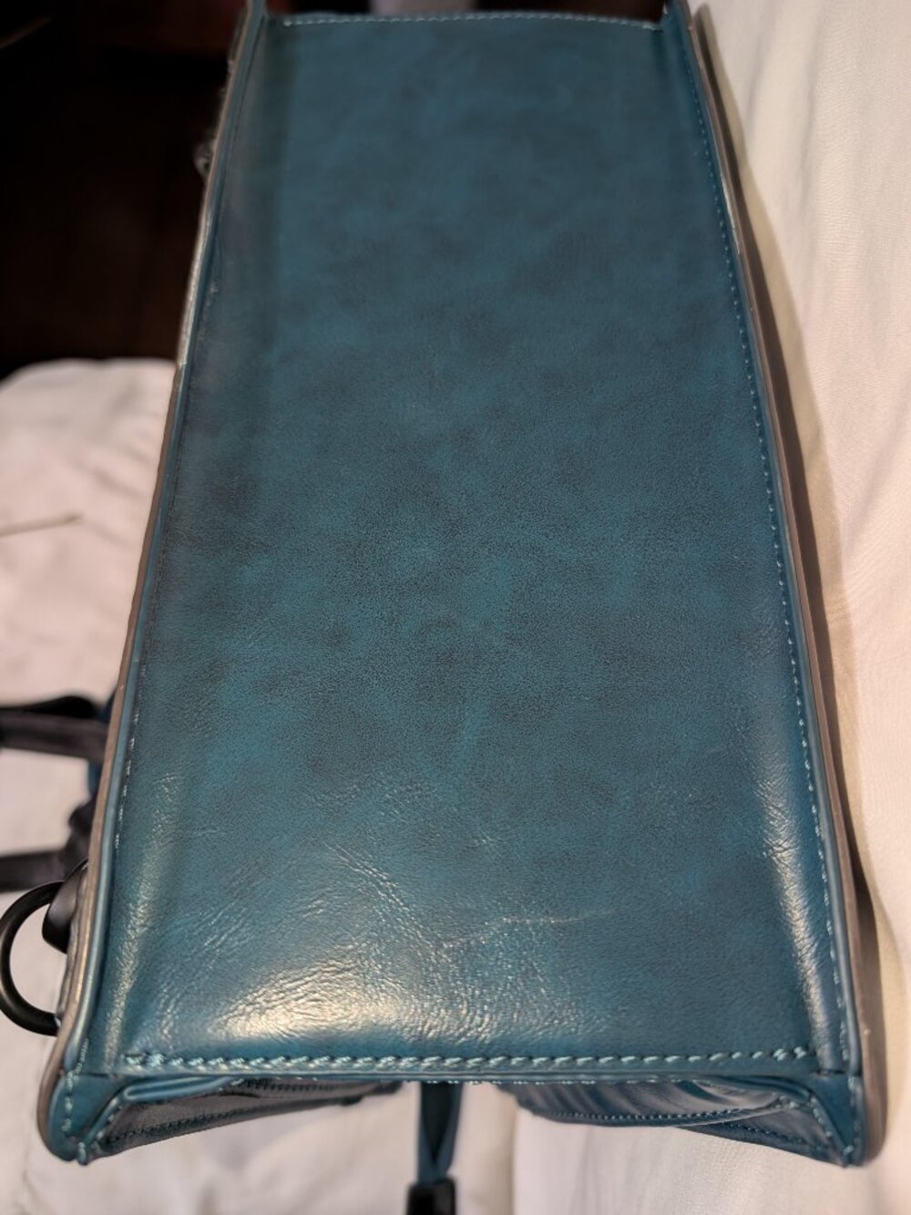 Vendula London, Between the Covers Bookbinders Harriet Backpack Vegan leather. - Picture 10 of 11